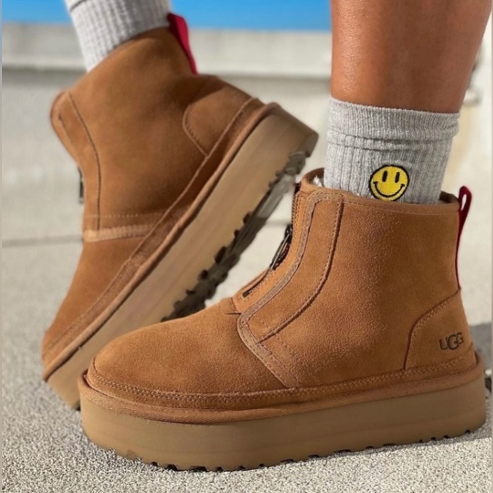 UGG Kids' Neumel Zip Platform Boot NWOT